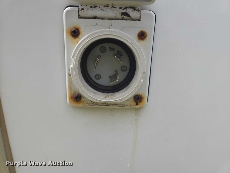 image for item DY0978 2004 H&S ENC-V8620A enclosed snowmobile trailer