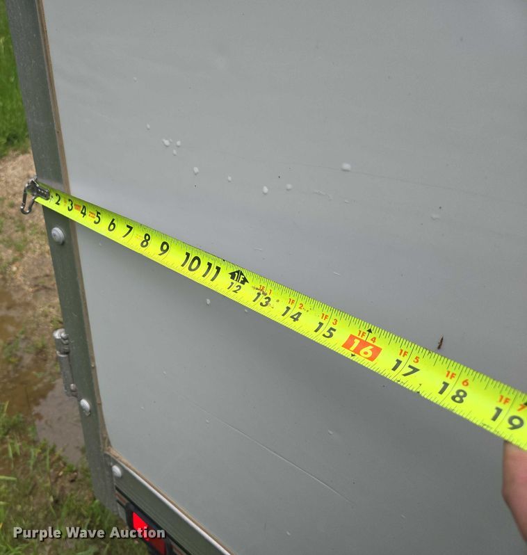 image for item DY0978 2004 H&S ENC-V8620A enclosed snowmobile trailer