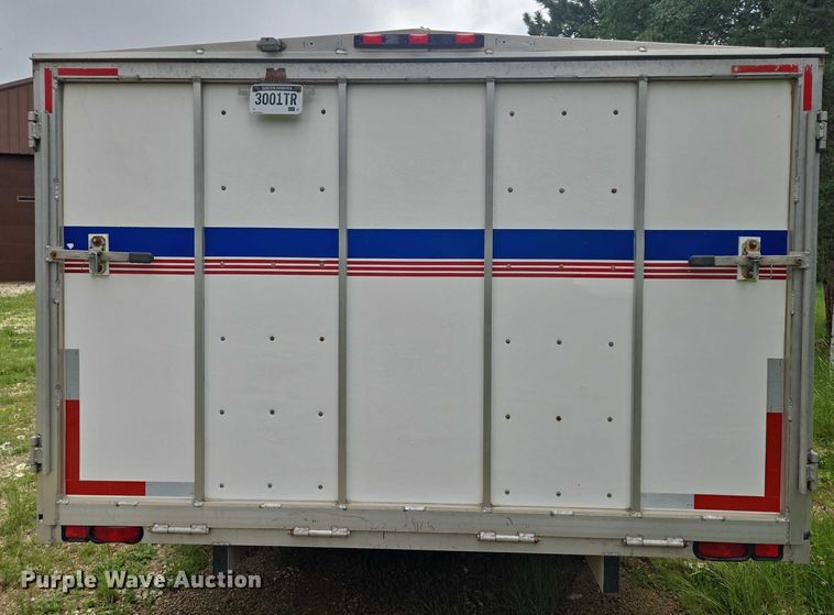 image for item DY0978 2004 H&S ENC-V8620A enclosed snowmobile trailer