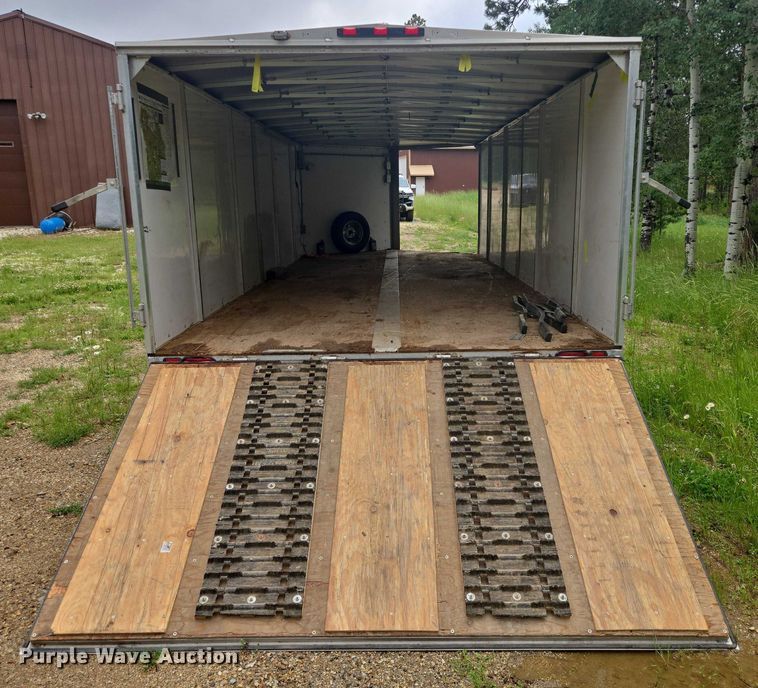 image for item DY0978 2004 H&S ENC-V8620A enclosed snowmobile trailer