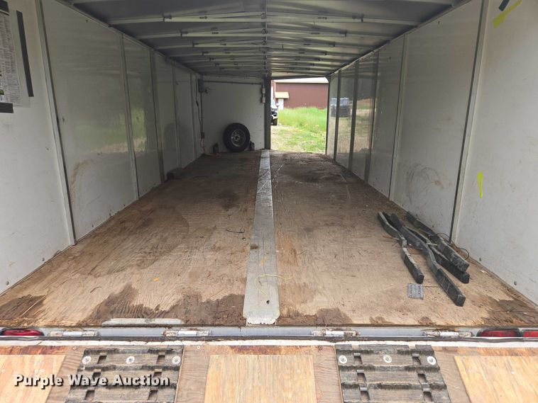 image for item DY0978 2004 H&S ENC-V8620A enclosed snowmobile trailer