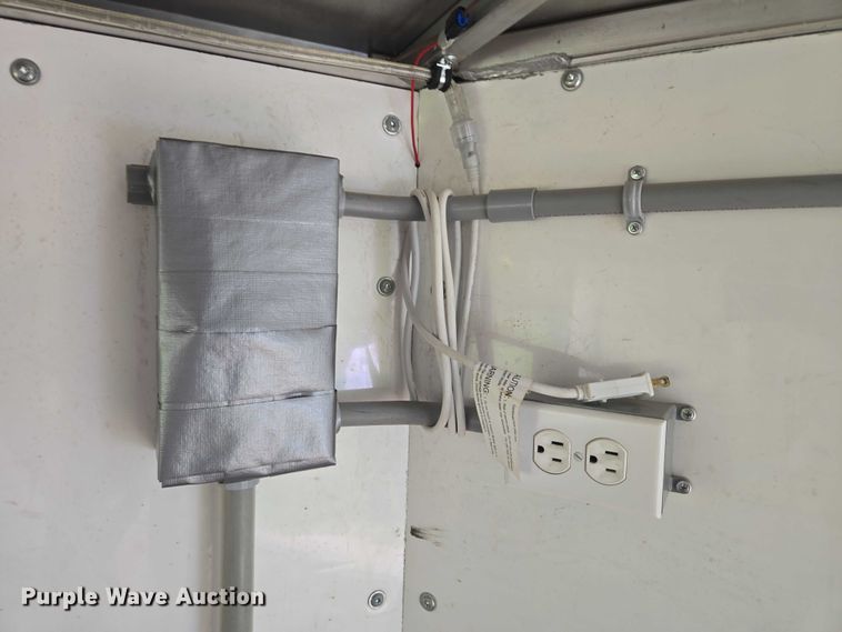 image for item DY0978 2004 H&S ENC-V8620A enclosed snowmobile trailer