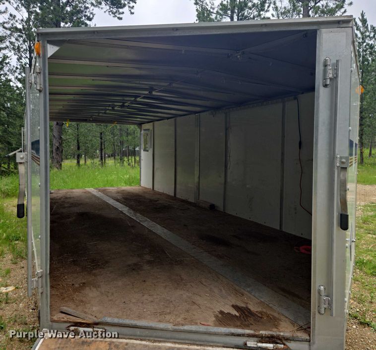 image for item DY0978 2004 H&S ENC-V8620A enclosed snowmobile trailer