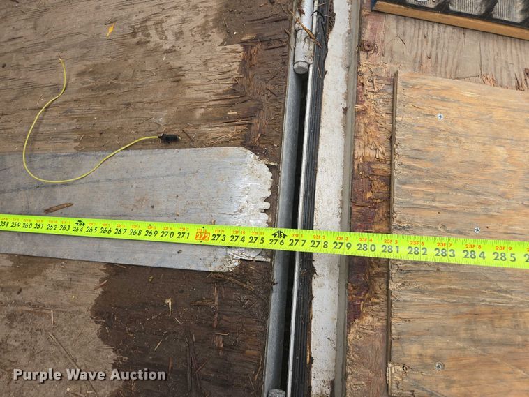 image for item DY0978 2004 H&S ENC-V8620A enclosed snowmobile trailer