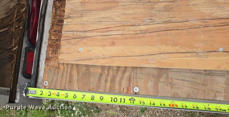 image for item DY0978 2004 H&S ENC-V8620A enclosed snowmobile trailer