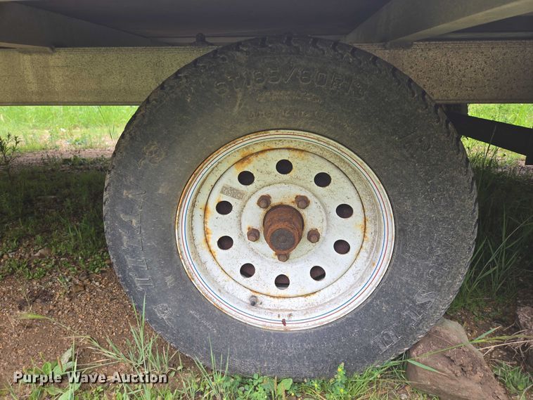 image for item DY0978 2004 H&S ENC-V8620A enclosed snowmobile trailer