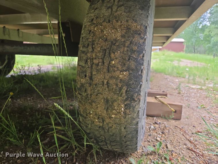 image for item DY0978 2004 H&S ENC-V8620A enclosed snowmobile trailer