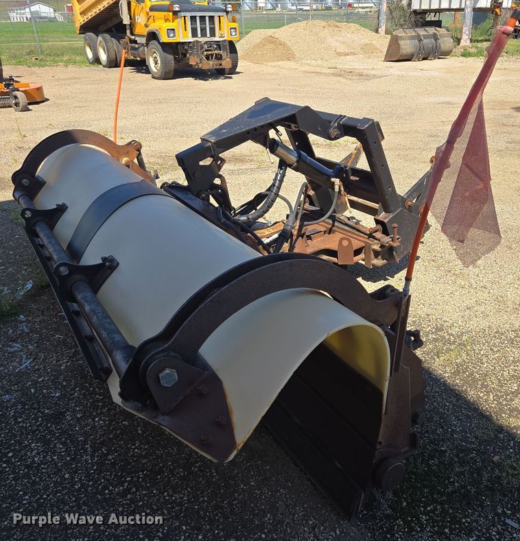 image for item DY0988 2006 Schmidt Wausu 12' W snow plow