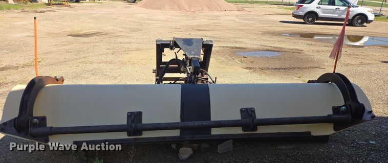 image for item DY0988 2006 Schmidt Wausu 12' W snow plow