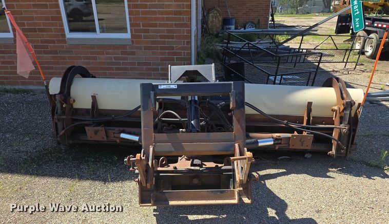 image for item DY0988 2006 Schmidt Wausu 12' W snow plow