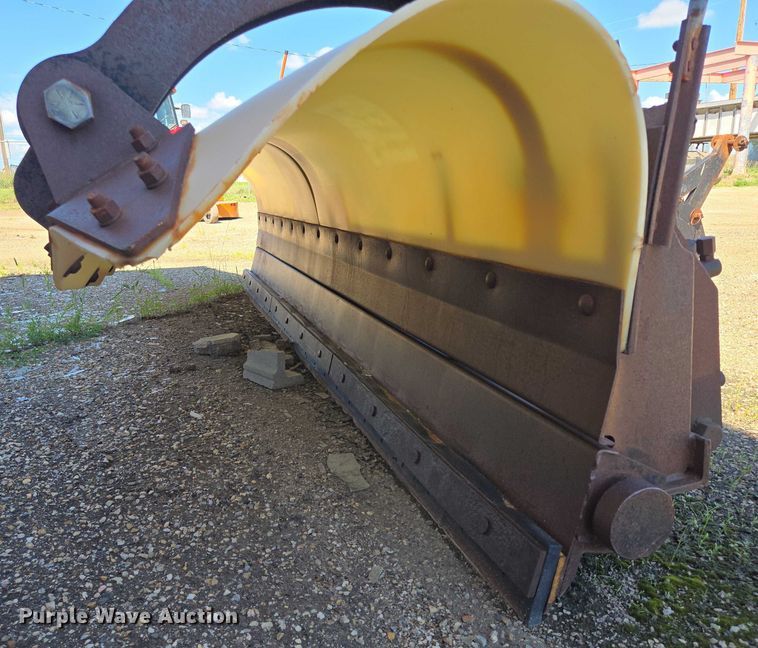 image for item DY0988 2006 Schmidt Wausu 12' W snow plow