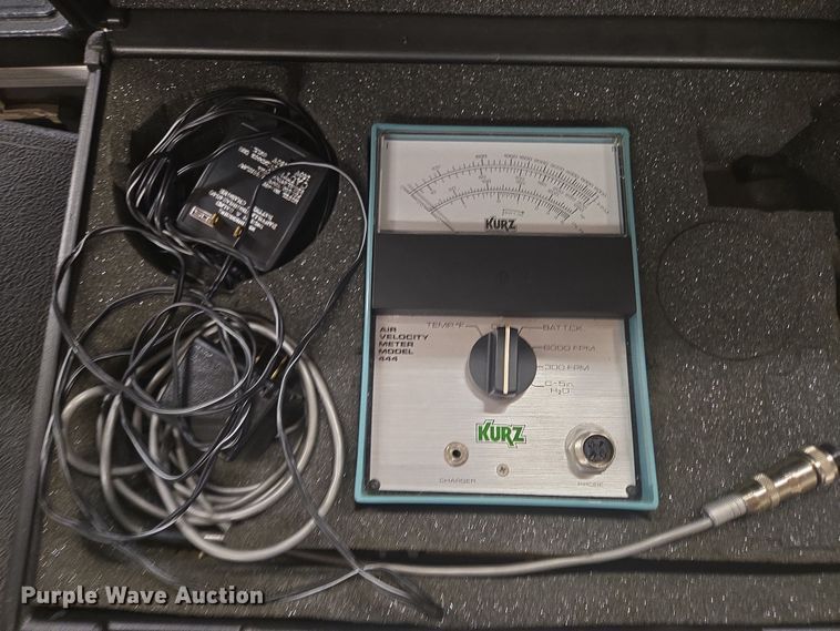 image for item DY0996 Assorted lab equipment