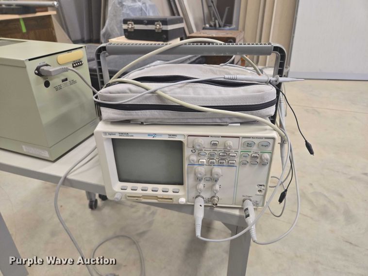 image for item DY0996 Assorted lab equipment