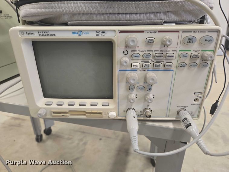 image for item DY0996 Assorted lab equipment