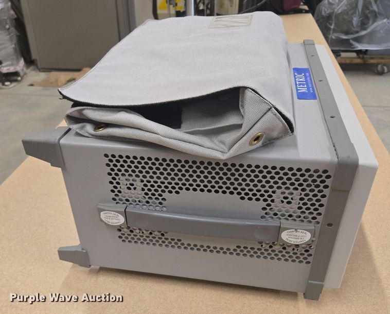 image for item DY0998 Hewlett Packard Logic  analyzer