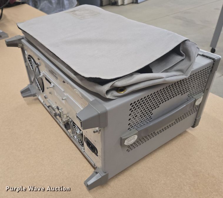 image for item DY0998 Hewlett Packard Logic  analyzer