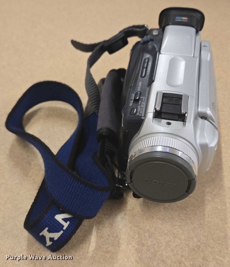 image for item DY0999 Sony 120x digital video camera 