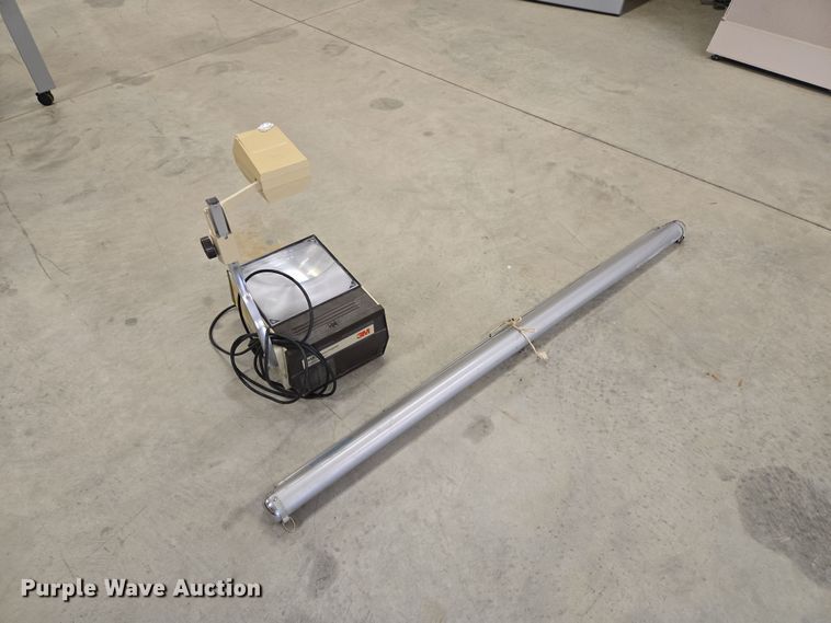 image for item DY1003 3M 313 projector 