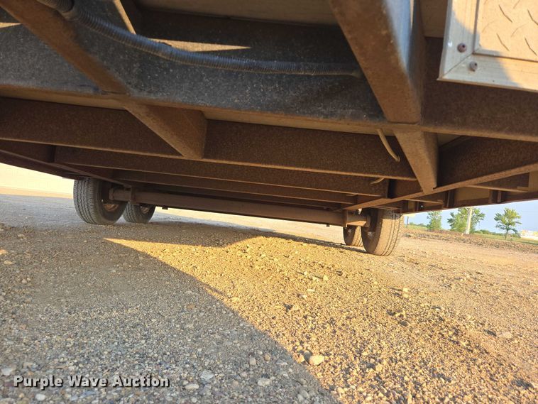 image for item DY1006 1997 Avenger enclosed cargo trailer