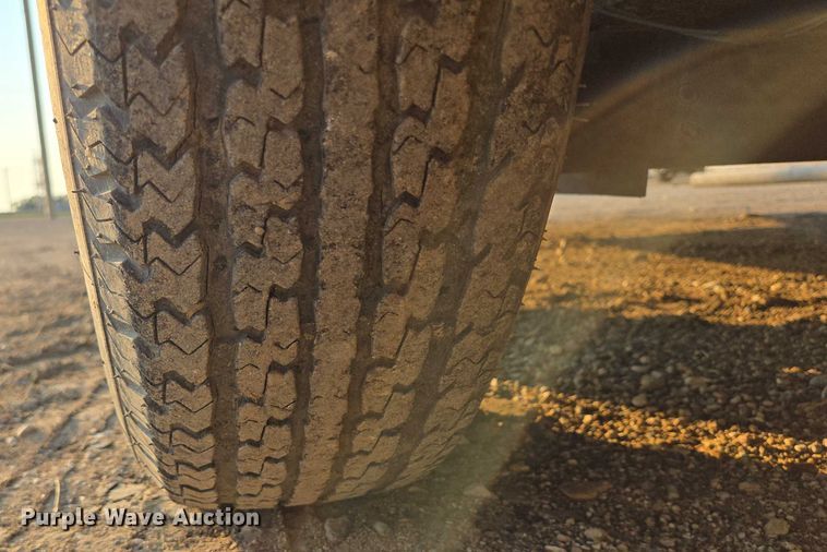 image for item DY1006 1997 Avenger enclosed cargo trailer