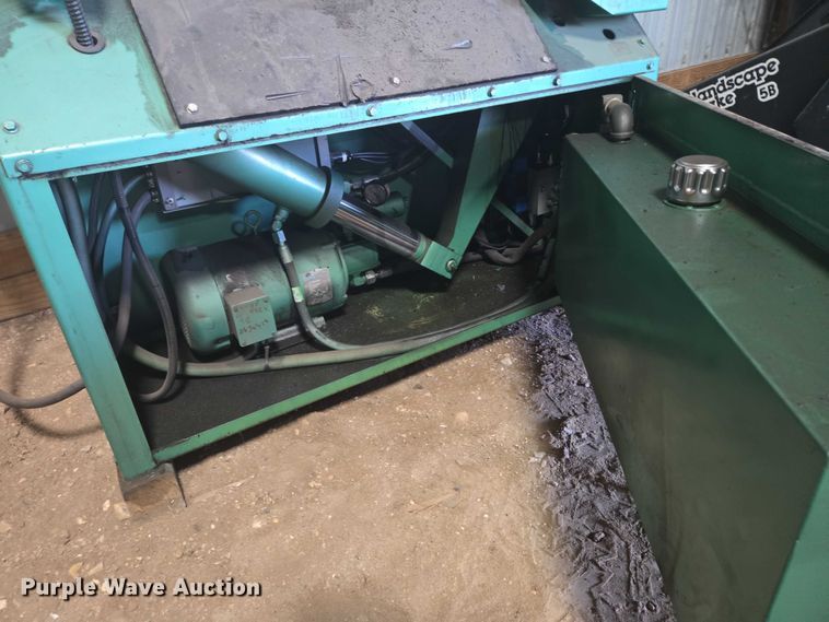 image for item DY1008 Piranha P50 iron worker