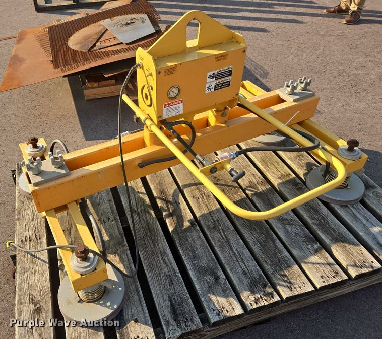 image for item DY1010 Caldwell UniVac vacuum lift