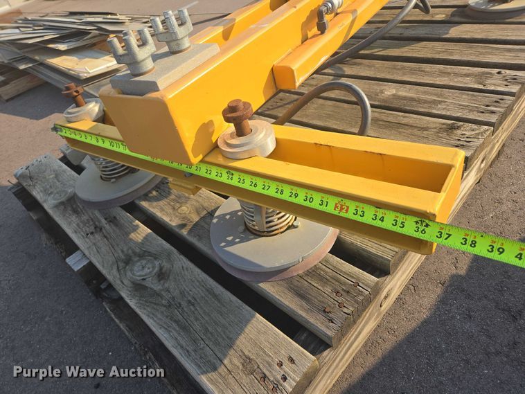 image for item DY1010 Caldwell UniVac vacuum lift