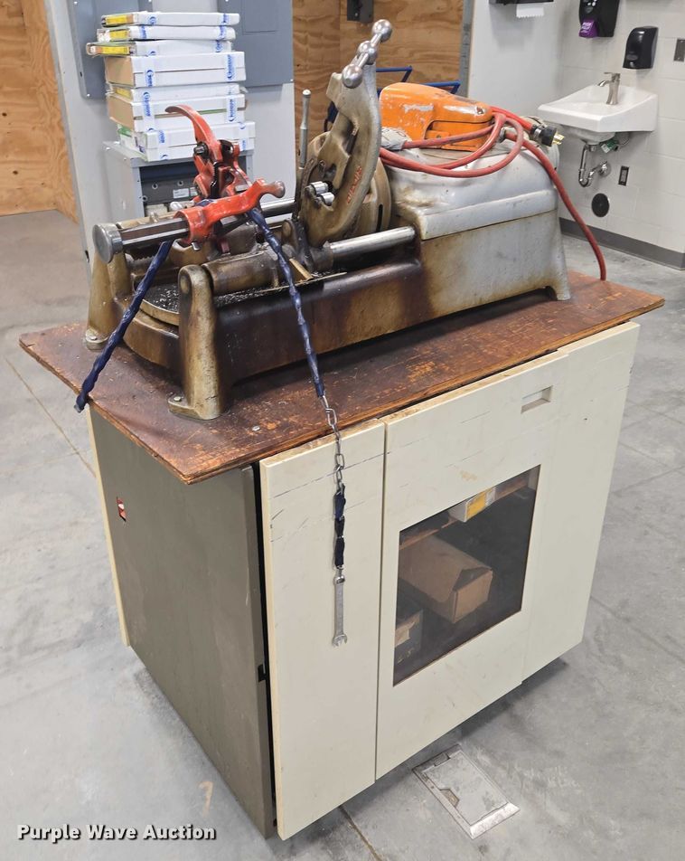 image for item DY1021 Rigid 802 pipe threader