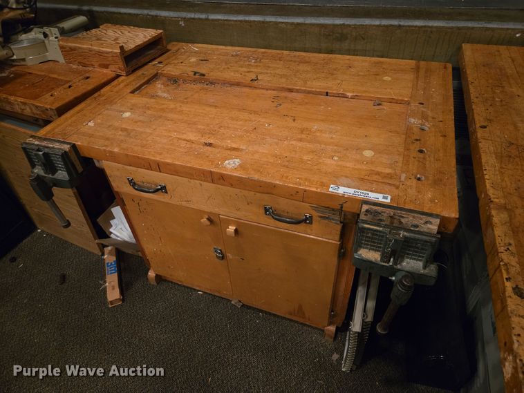 image for item DY1029 Furniture