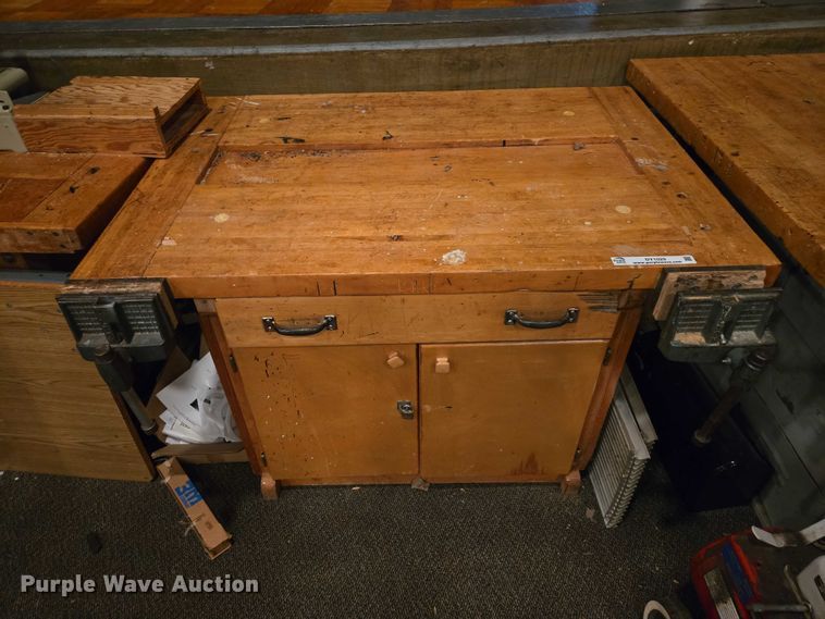 image for item DY1029 Furniture