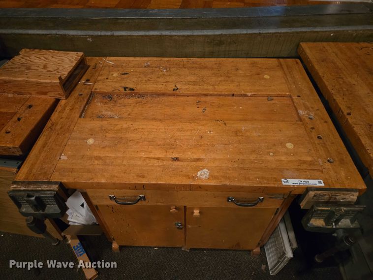 image for item DY1029 Furniture