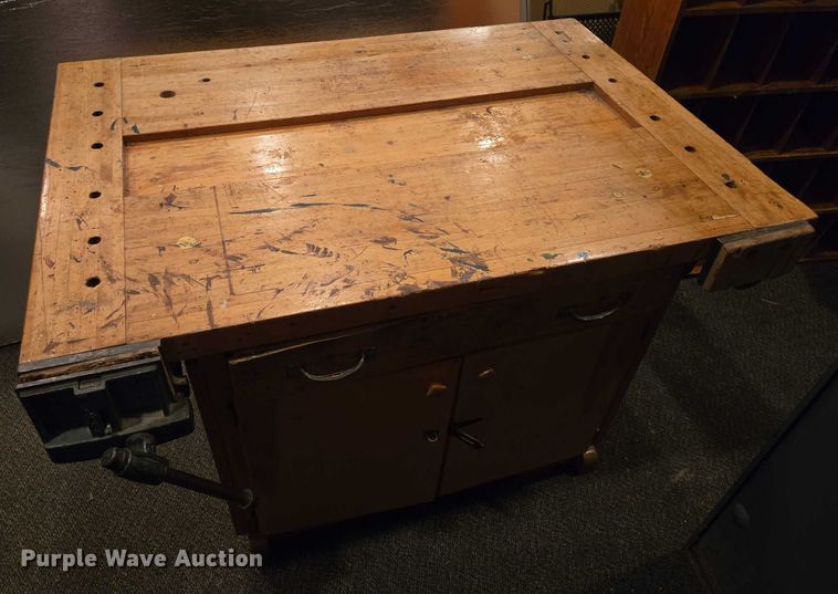 image for item DY1029 Furniture