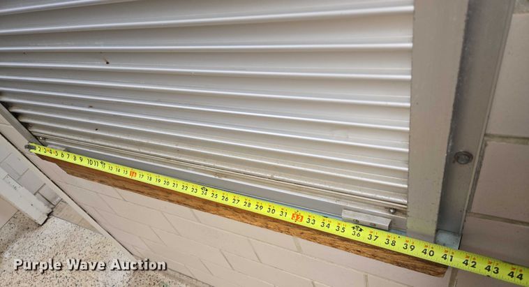 image for item DY1031 (3) roll up doors