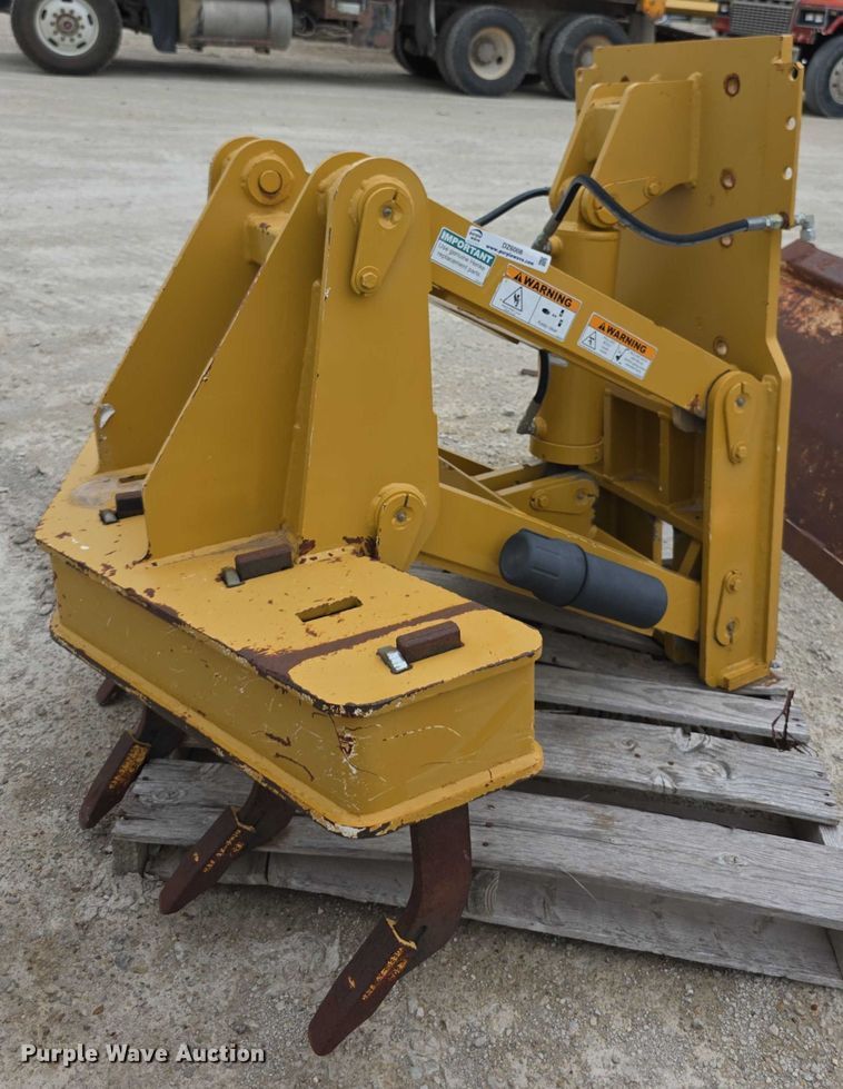 image for item DZ6008 Henke front-mounted scarifier