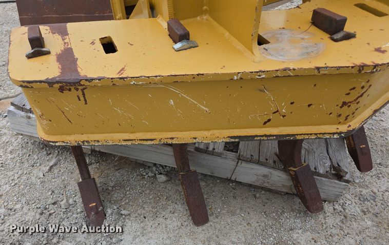 image for item DZ6008 Henke front-mounted scarifier