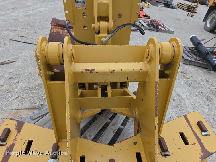 image for item DZ6008 Henke front-mounted scarifier