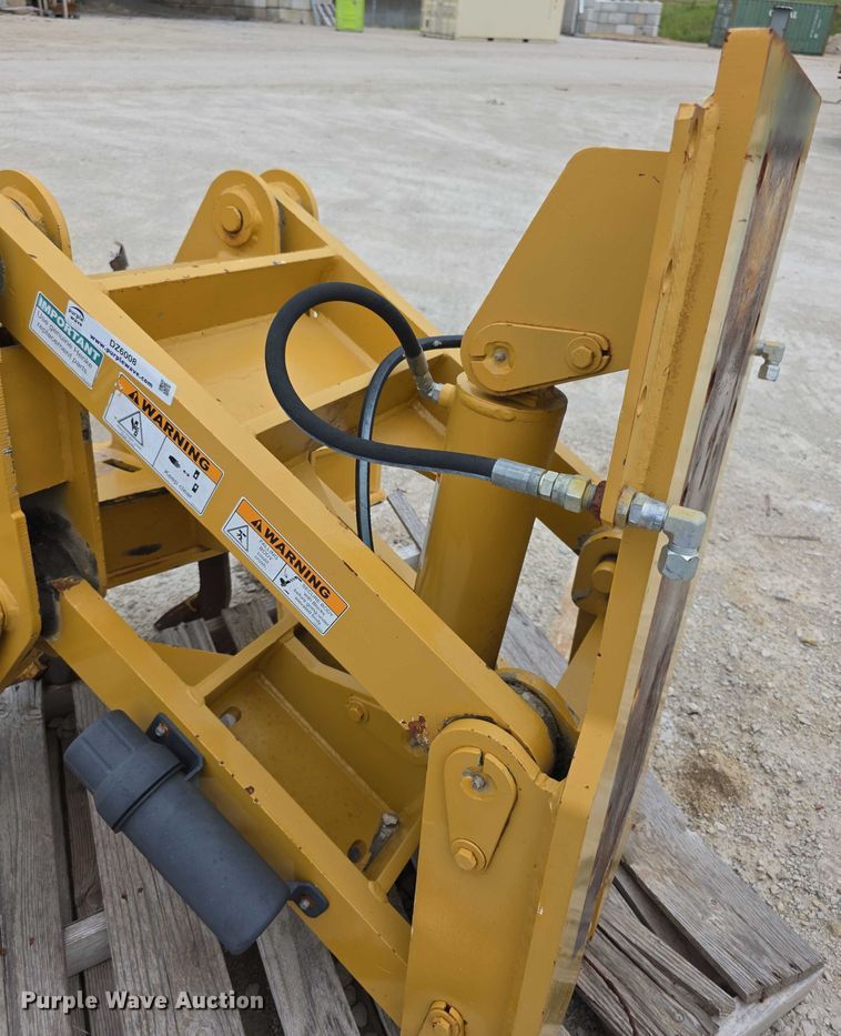 image for item DZ6008 Henke front-mounted scarifier