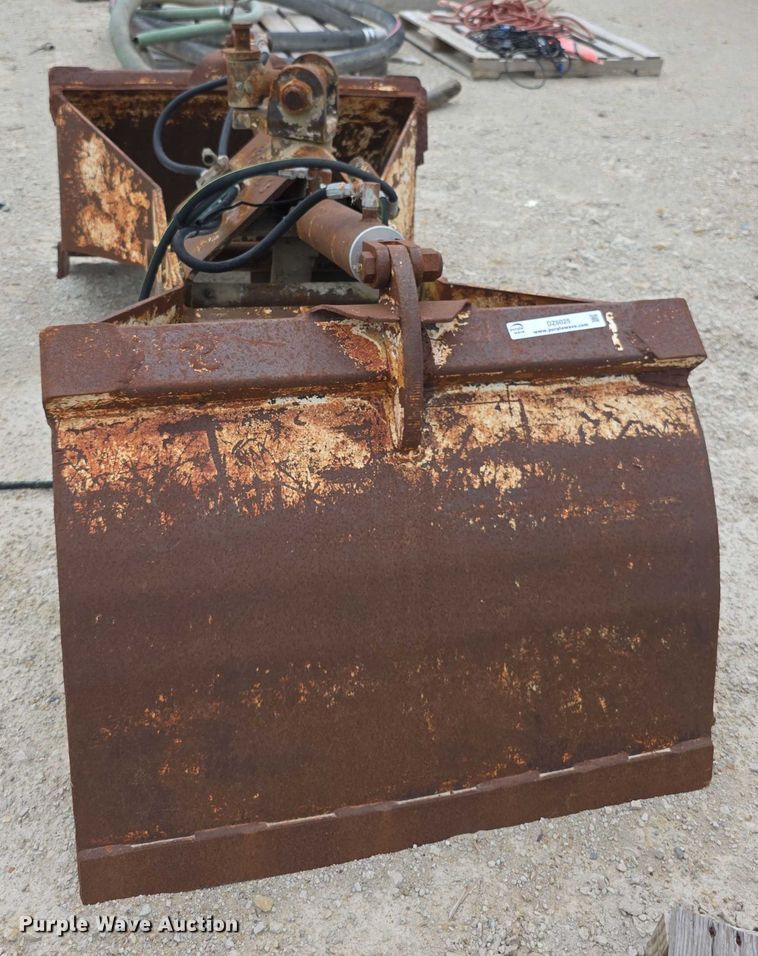 image for item DZ6025 Clamshell bucket