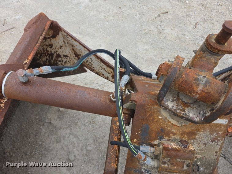 image for item DZ6025 Clamshell bucket