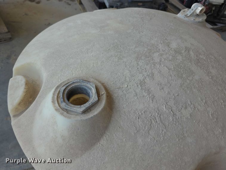 image for item DZ6043 (3) poly tanks