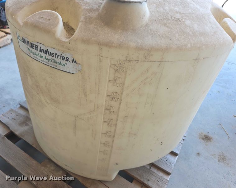 image for item DZ6043 (3) poly tanks