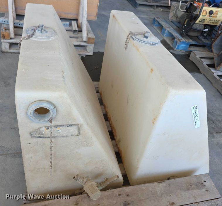 image for item DZ6043 (3) poly tanks