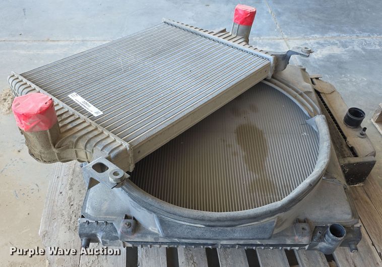 image for item DZ6049 (3) radiators