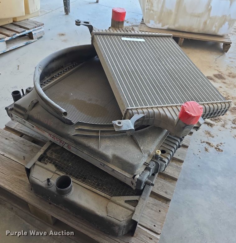 image for item DZ6049 (3) radiators