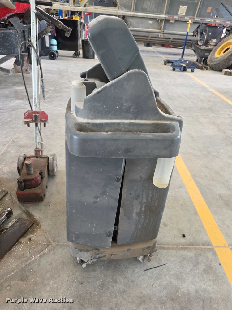 image for item DZ6057 Robinair  34788 reclaimer