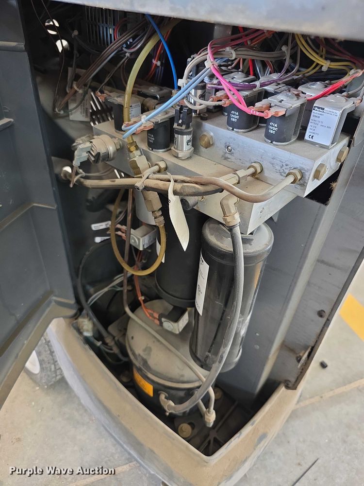 image for item DZ6057 Robinair  34788 reclaimer