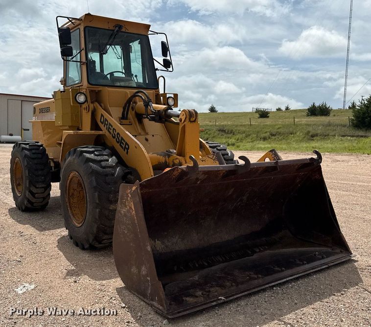 image for item DZ8711 Dresser 520C wheel loader