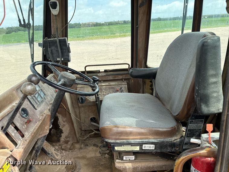 image for item DZ8711 Dresser 520C wheel loader