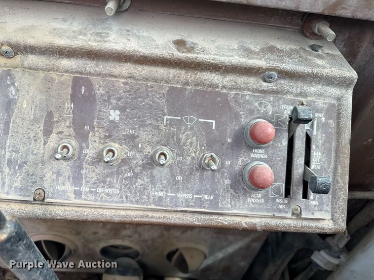 image for item DZ8711 Dresser 520C wheel loader