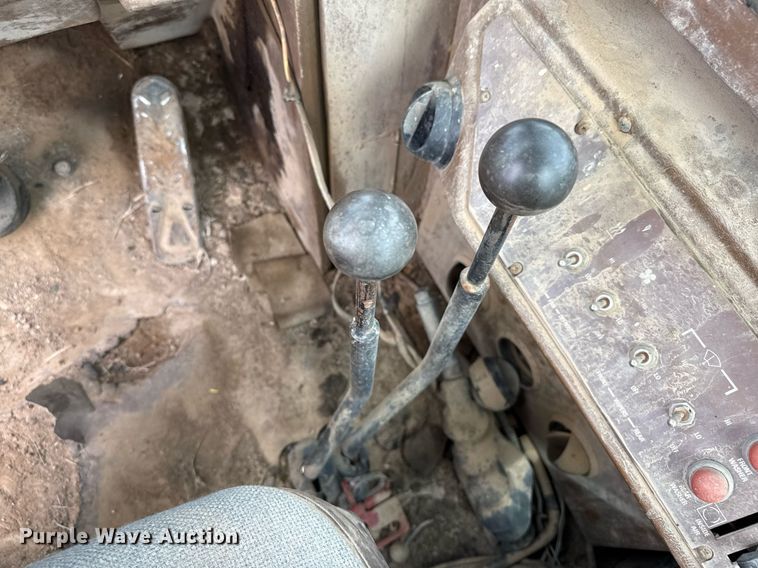 image for item DZ8711 Dresser 520C wheel loader